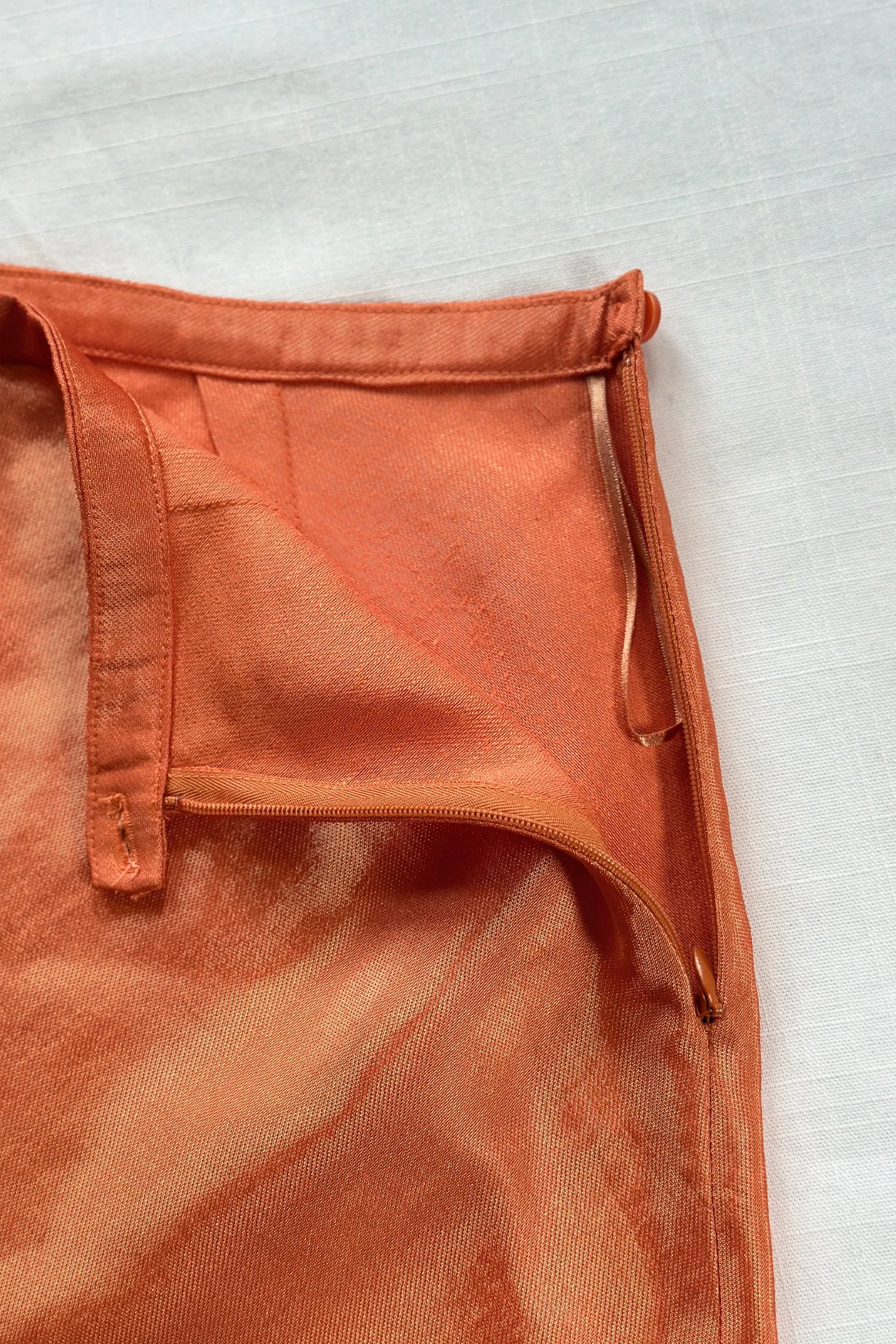 BAUM UND PFERDGARTEN SANNE SATIN MIDI SKIRT
