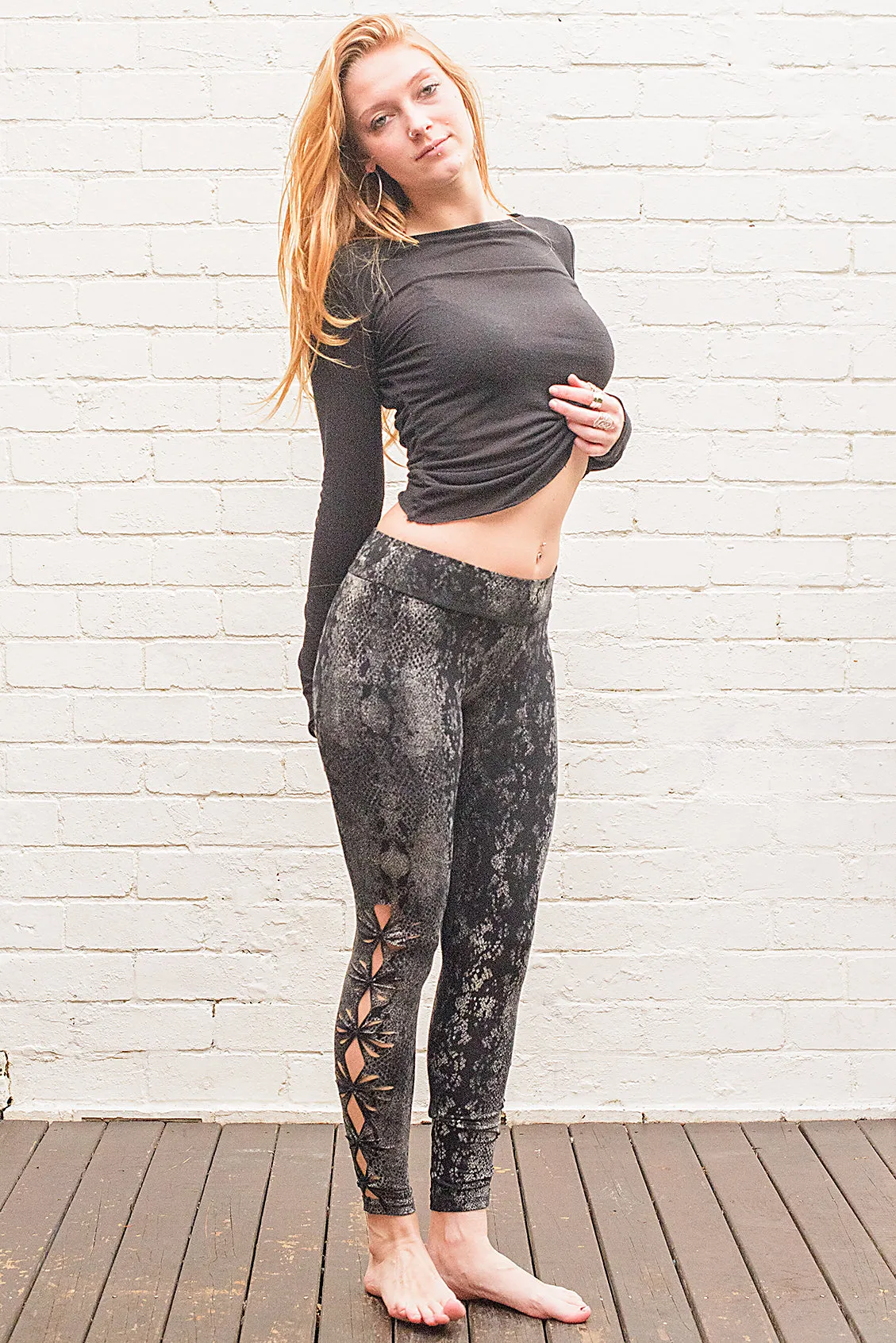 Python Print Leggings in White on Black